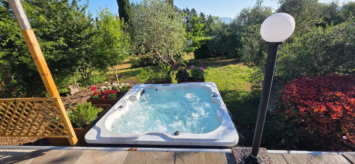 Podere Pagliaio 1 &mdash; La piscina idromassaggio
