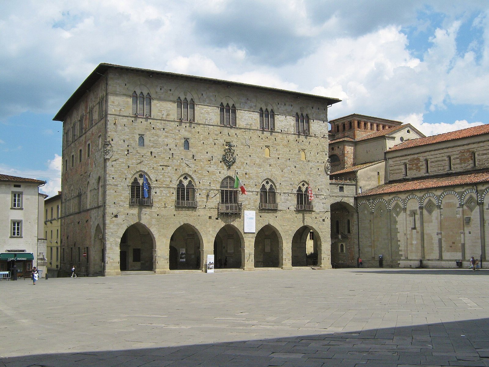 Pistoia, Piazza del Duomo: qui ogni anno si corre la Giostra dell'Orso